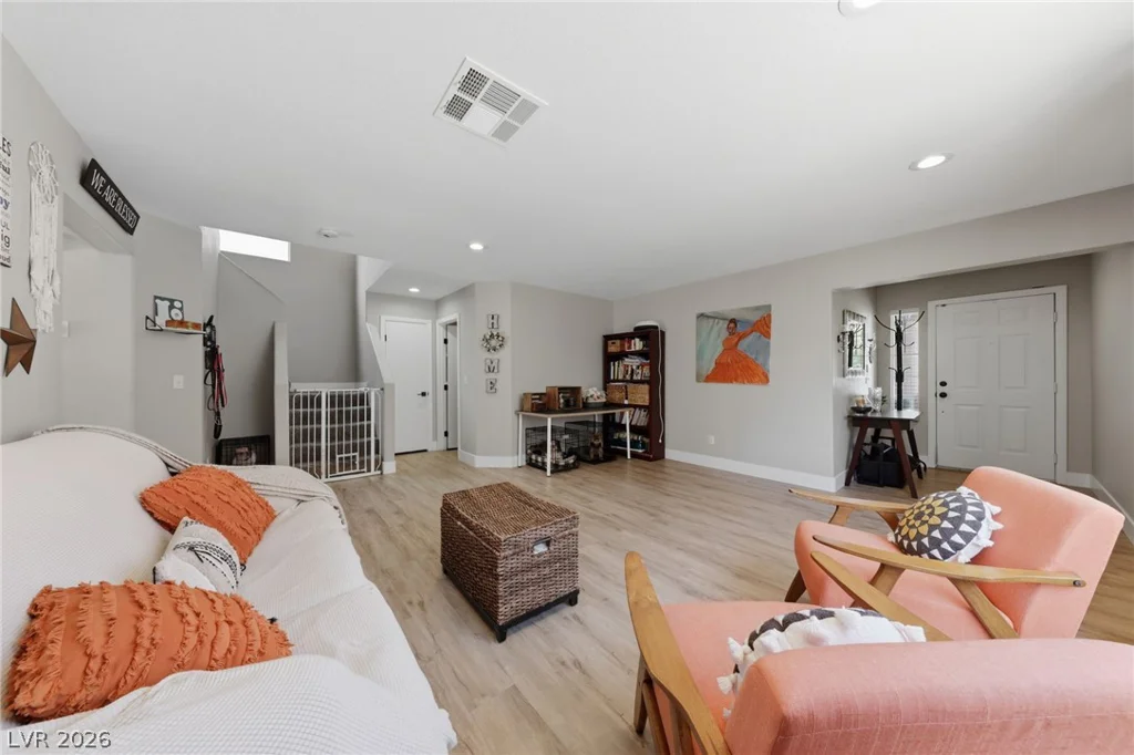 9825 Via Delores, Las Vegas, NV 89117