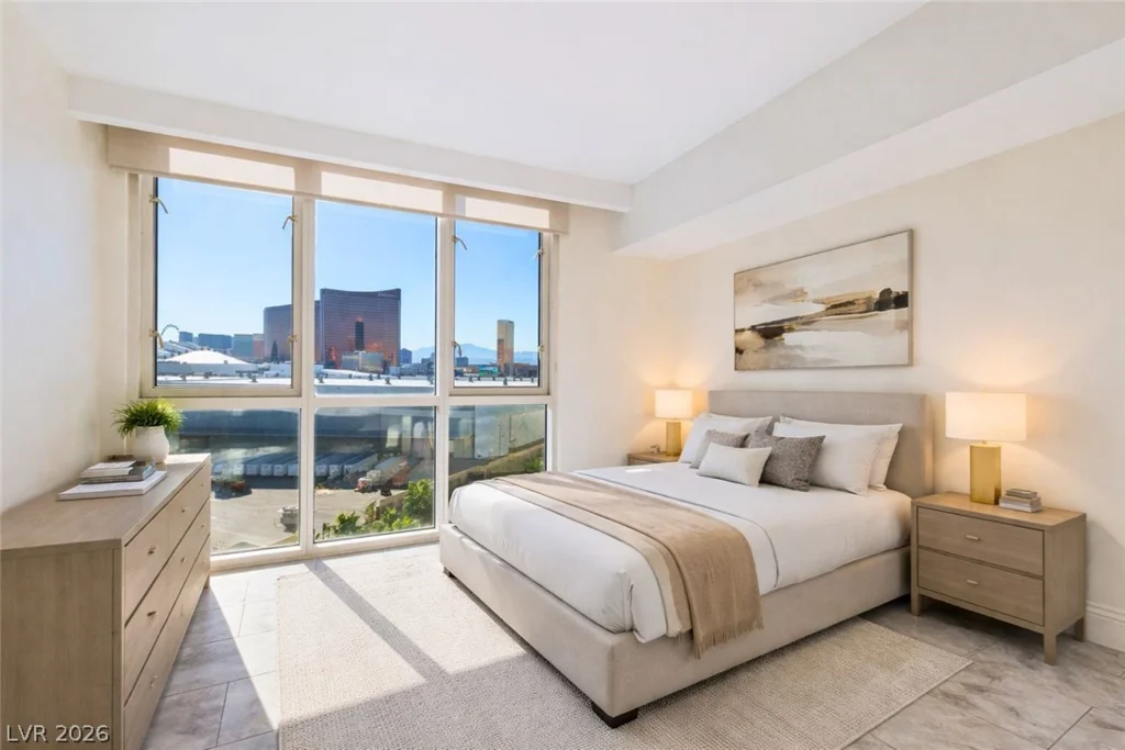 2857 Paradise, Las Vegas, NV 89109