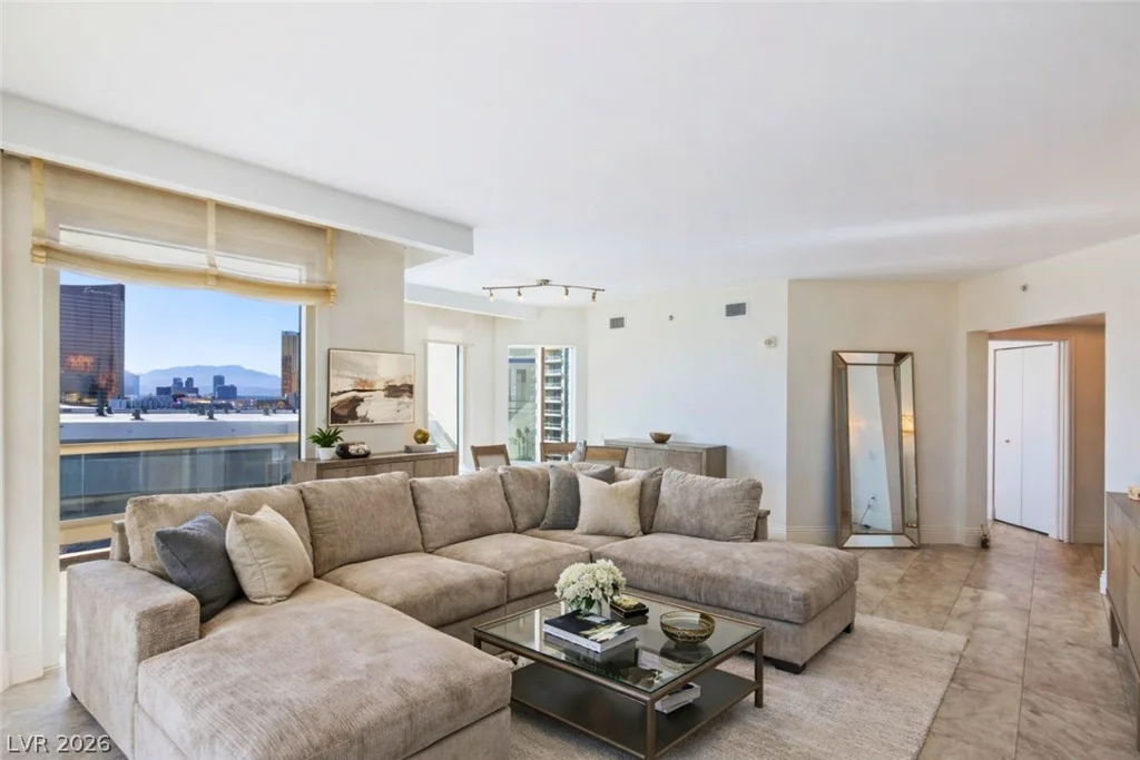 2857 Paradise, Las Vegas, NV 89109