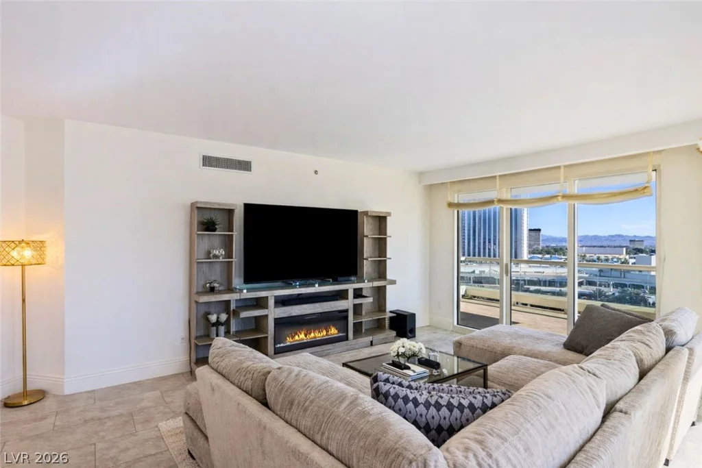 2857 Paradise, Las Vegas, NV 89109