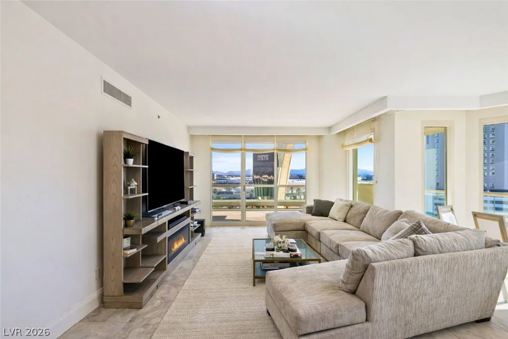 2857 Paradise, Las Vegas, NV 89109