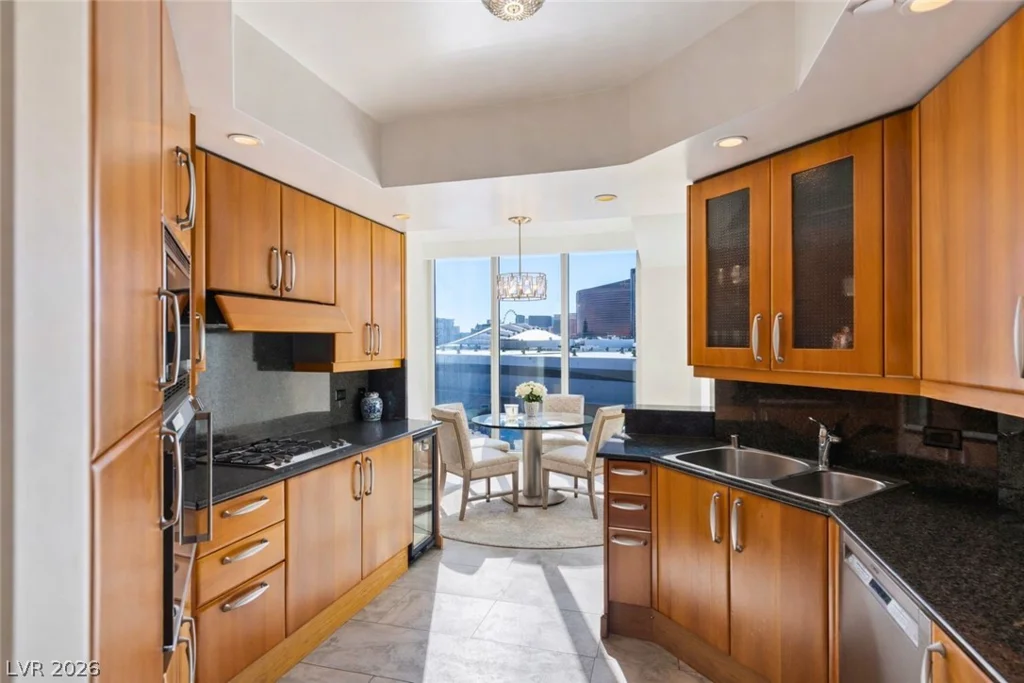 2857 Paradise, Las Vegas, NV 89109