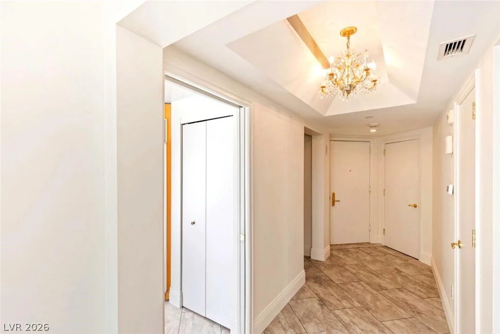 2857 Paradise, Las Vegas, NV 89109