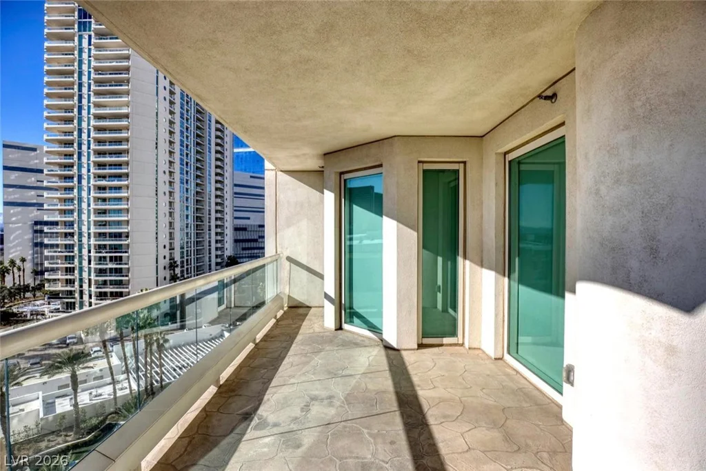 2857 Paradise, Las Vegas, NV 89109