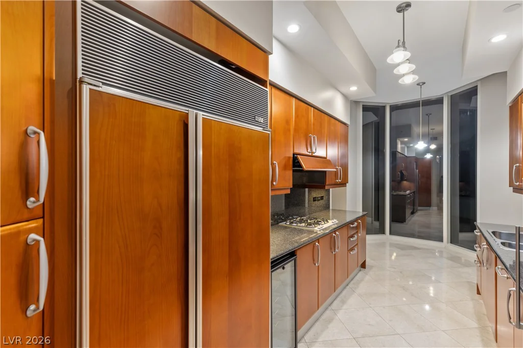 2747 Paradise, Las Vegas, NV 89109