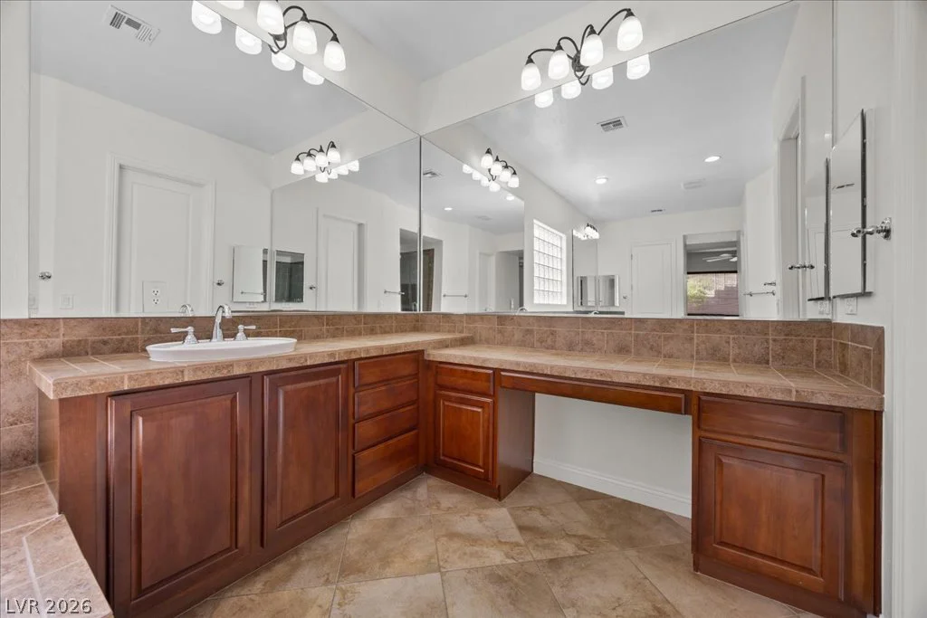 2125 De Rouge, Henderson, NV 89044
