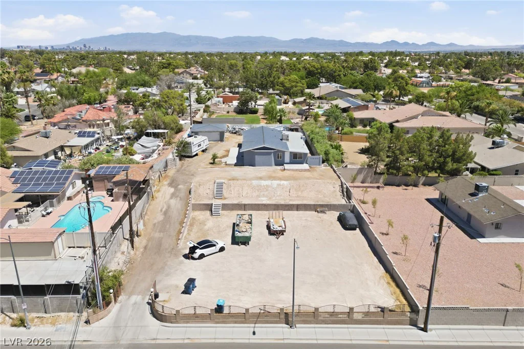 3222 Russell, Las Vegas, NV 89120