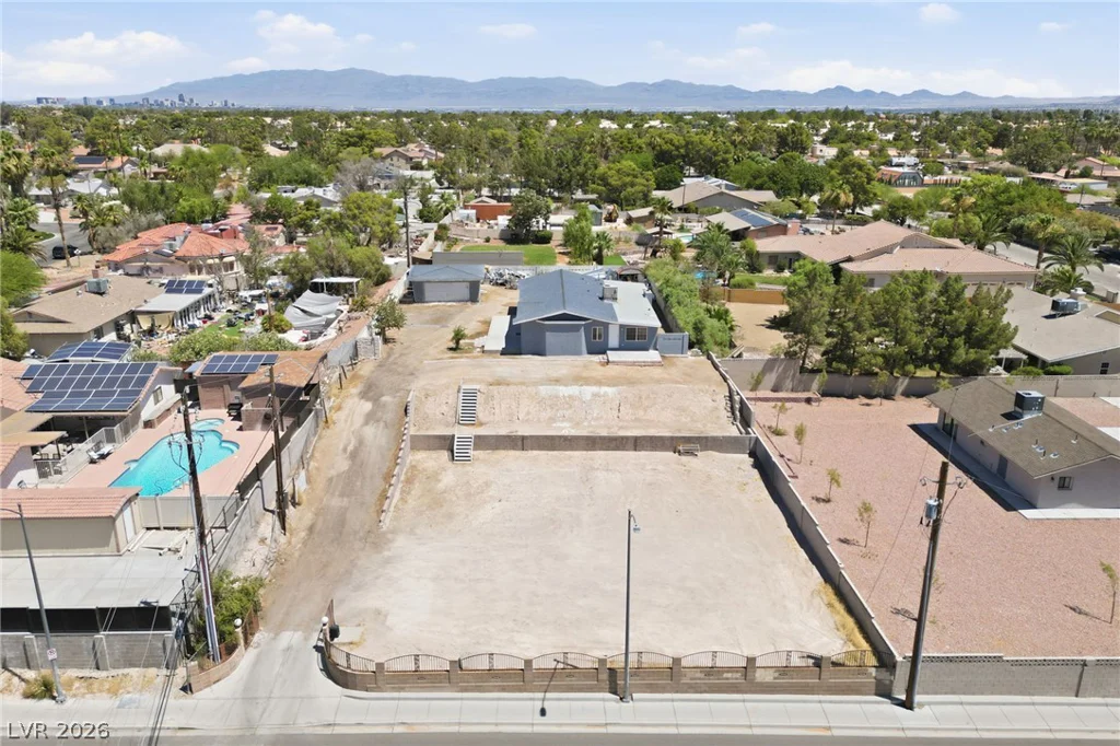 3222 Russell, Las Vegas, NV 89120