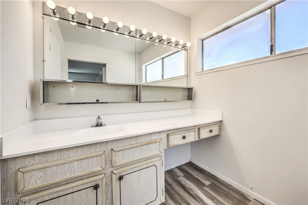 4462 Newton, Las Vegas, NV 89121