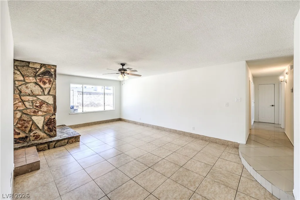 4462 Newton, Las Vegas, NV 89121