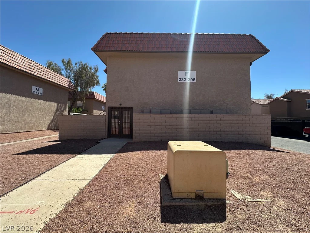 4300 Lamont, Las Vegas, NV 89115