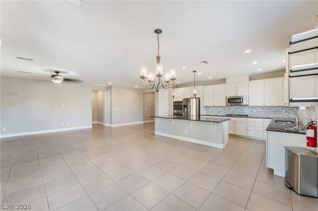 5601 Mackenzie Park, Las Vegas, NV 89130