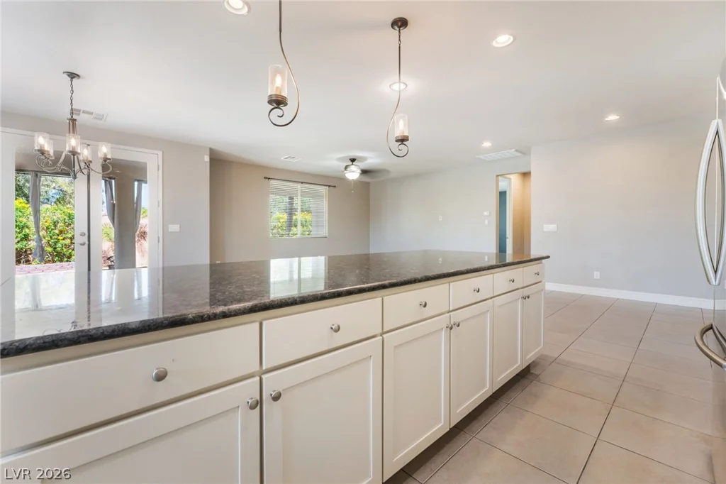 5601 Mackenzie Park, Las Vegas, NV 89130