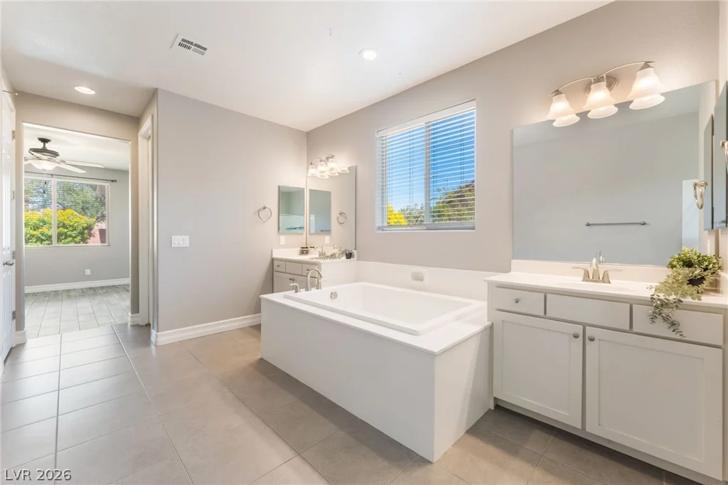 5601 Mackenzie Park, Las Vegas, NV 89130