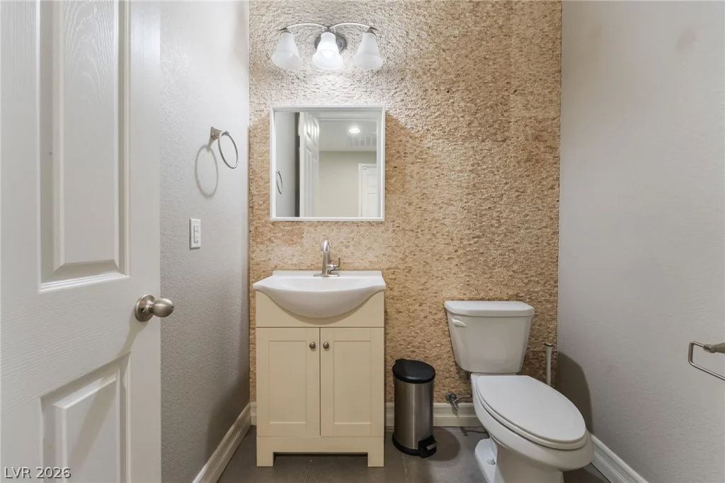 5601 Mackenzie Park, Las Vegas, NV 89130