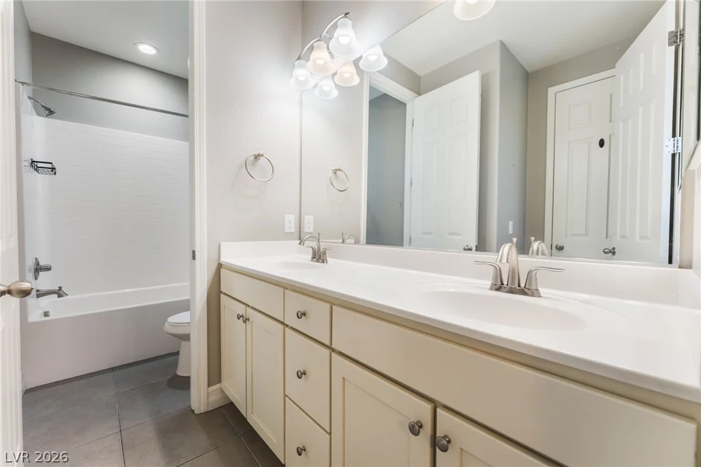 5601 Mackenzie Park, Las Vegas, NV 89130