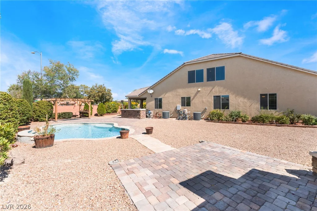 5601 Mackenzie Park, Las Vegas, NV 89130