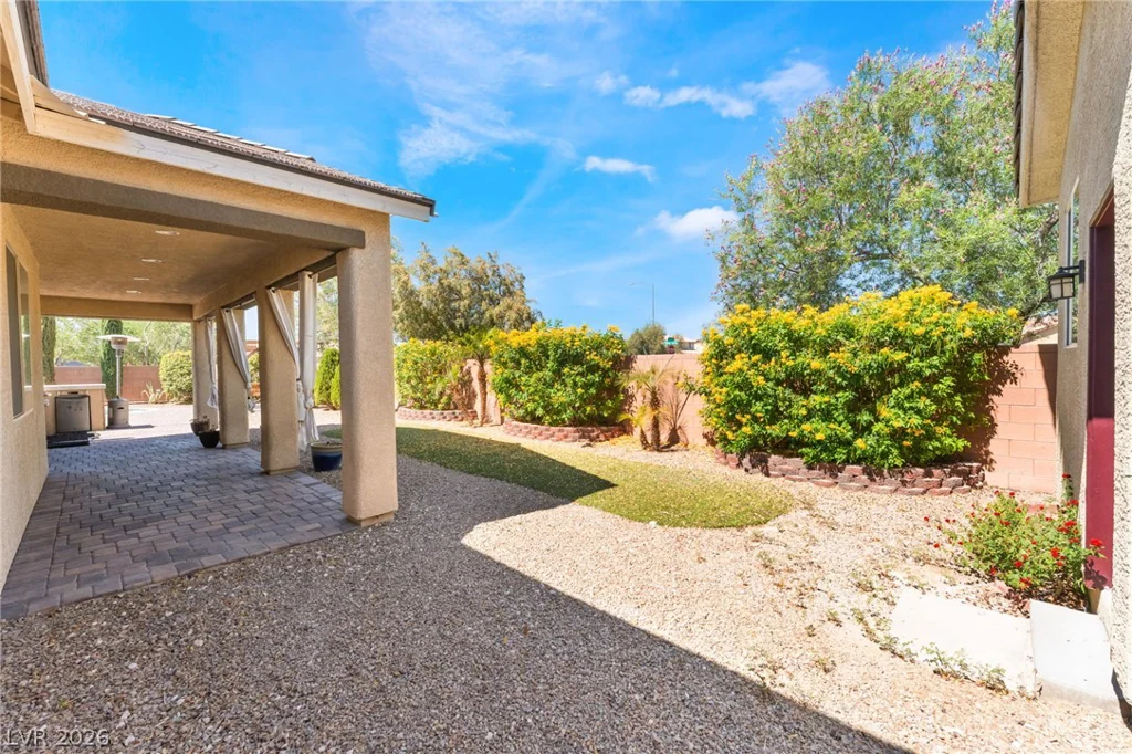 5601 Mackenzie Park, Las Vegas, NV 89130