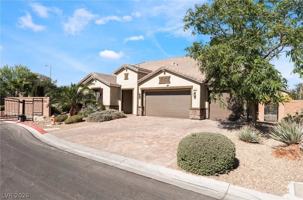 5601 Mackenzie Park, Las Vegas, NV 89130