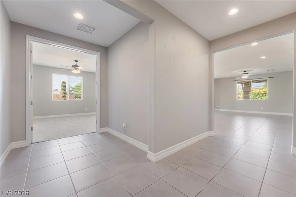 5601 Mackenzie Park, Las Vegas, NV 89130