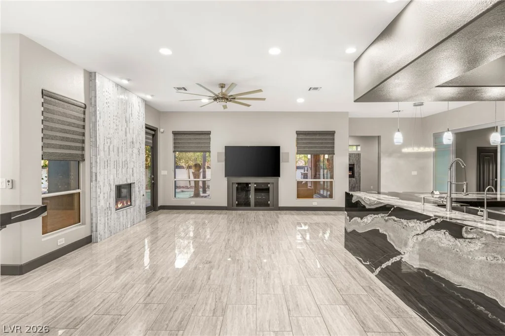 8001 Ryans Reef, Las Vegas, NV 89128