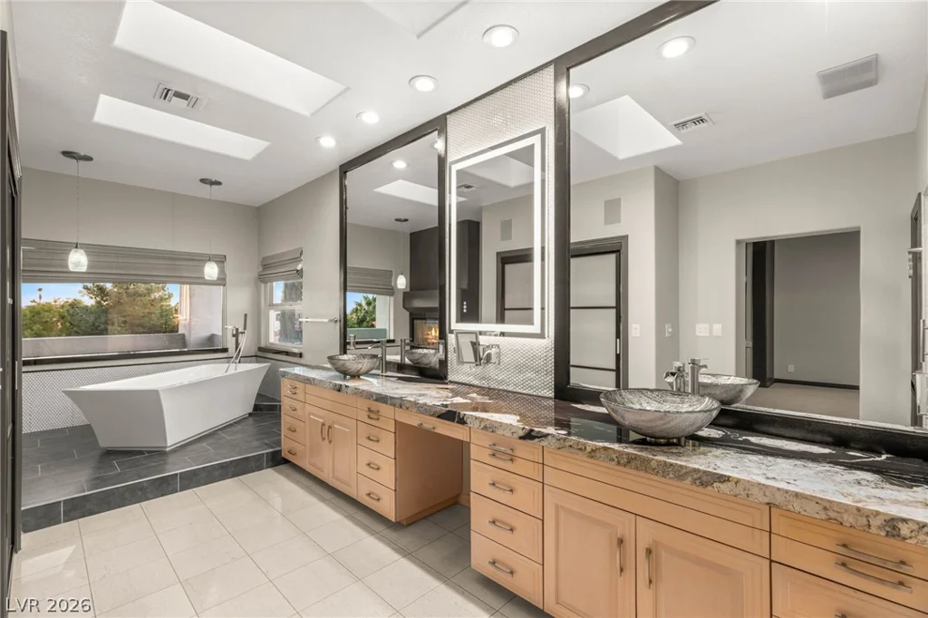 8001 Ryans Reef, Las Vegas, NV 89128
