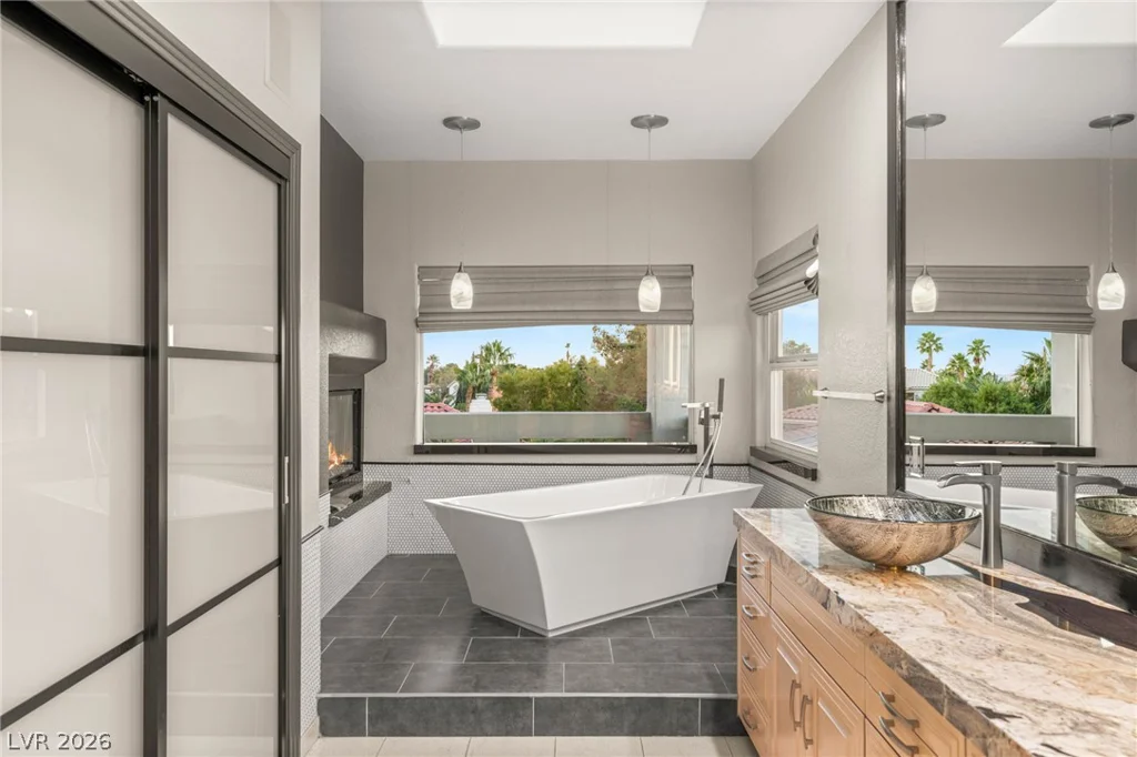 8001 Ryans Reef, Las Vegas, NV 89128