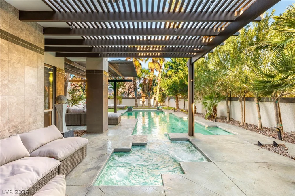 8001 Ryans Reef, Las Vegas, NV 89128