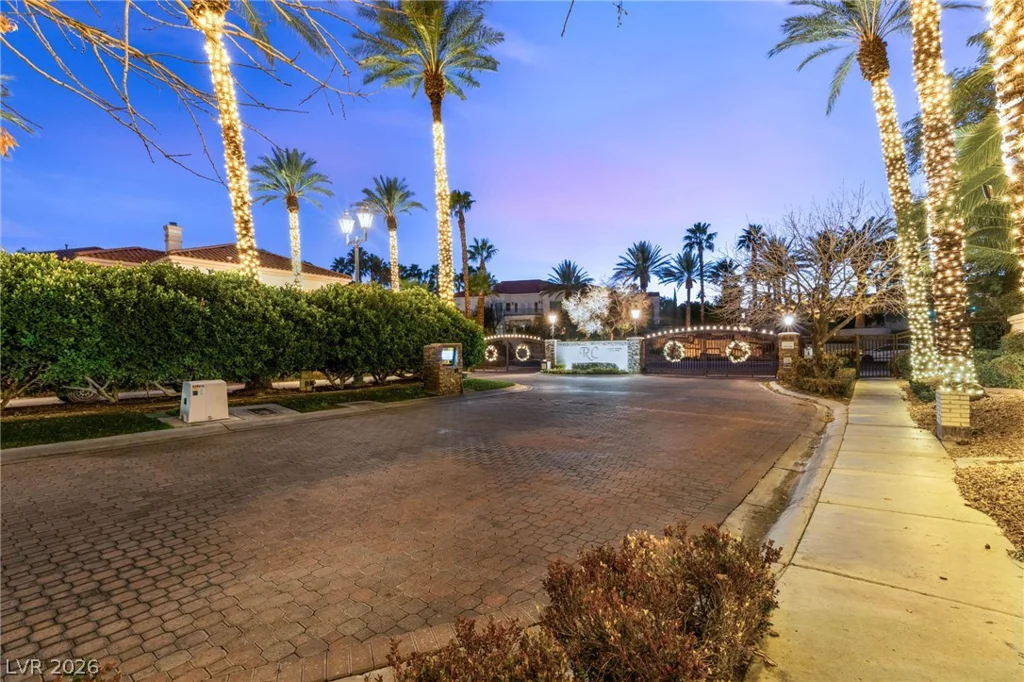 8001 Ryans Reef, Las Vegas, NV 89128