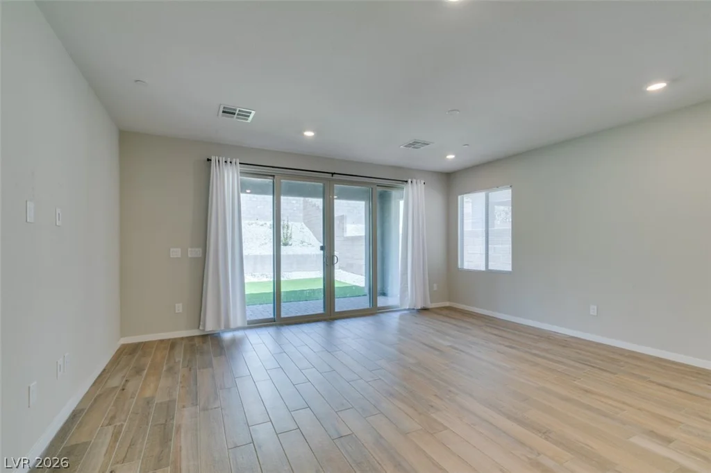 109 Medianoche, Las Vegas, NV 89138