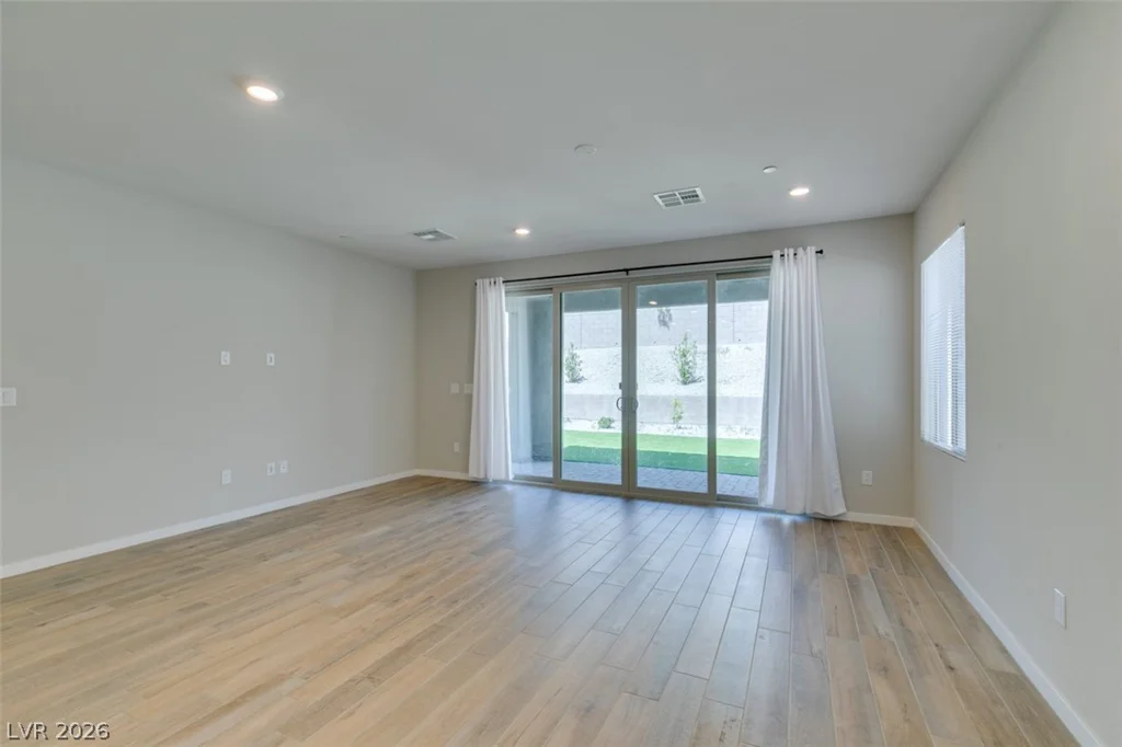 109 Medianoche, Las Vegas, NV 89138