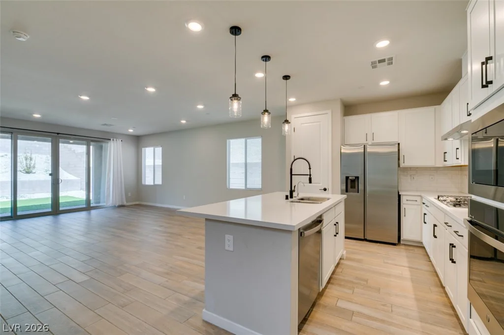 109 Medianoche, Las Vegas, NV 89138