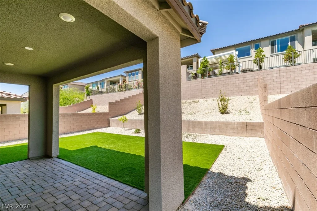 109 Medianoche, Las Vegas, NV 89138