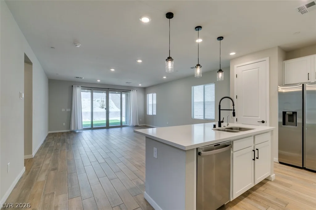 109 Medianoche, Las Vegas, NV 89138