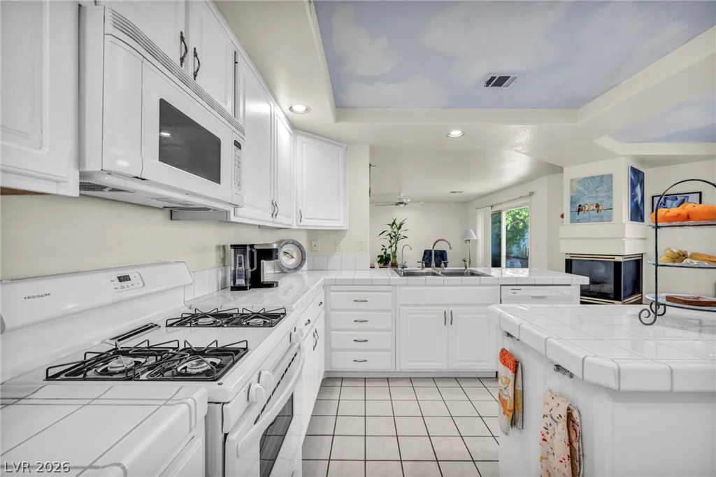 9511 Coral Bell, Las Vegas, NV 89123