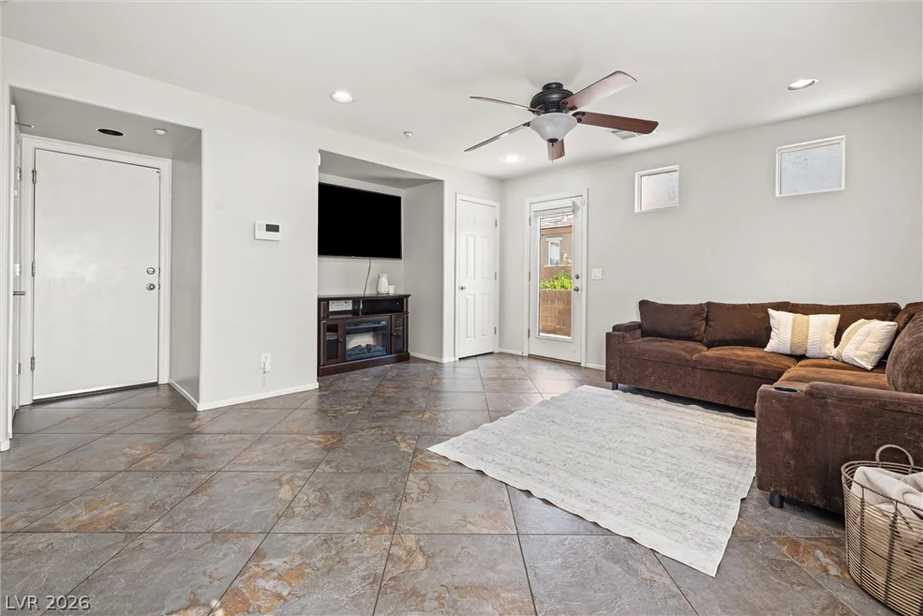 9156 Point Lace, Las Vegas, NV 89149