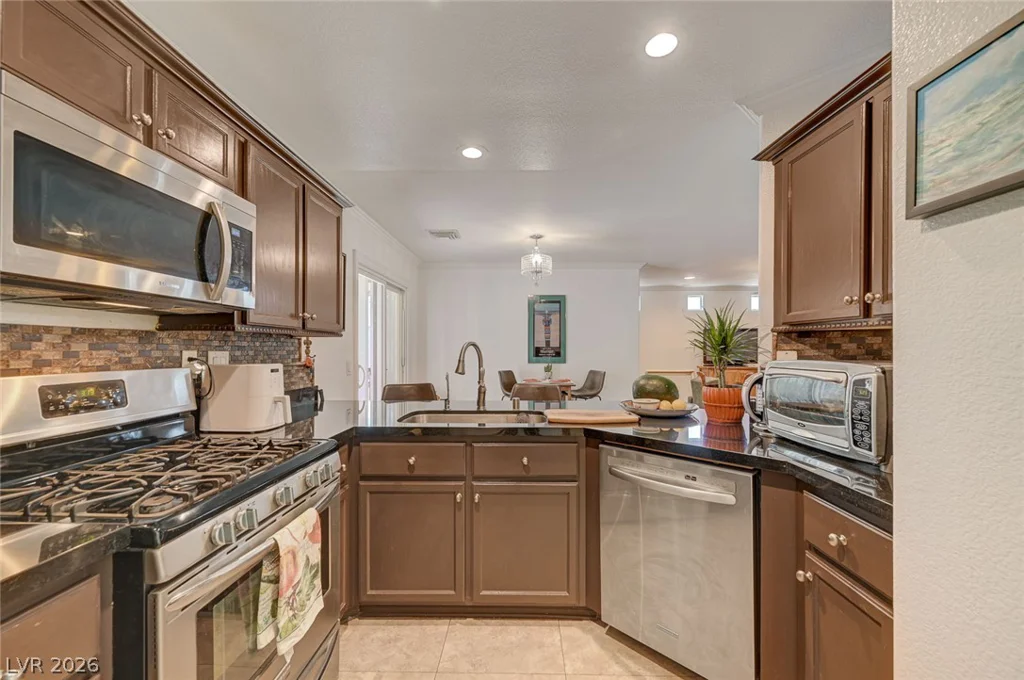 1118 Burnt Sky, Las Vegas, NV 89183