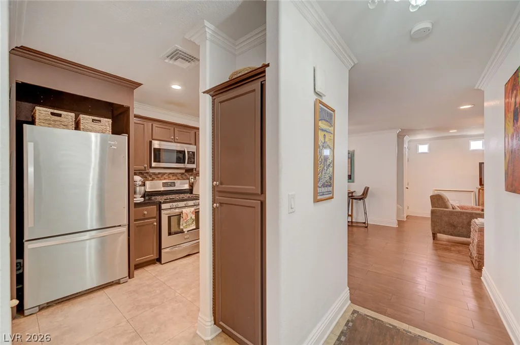 1118 Burnt Sky, Las Vegas, NV 89183
