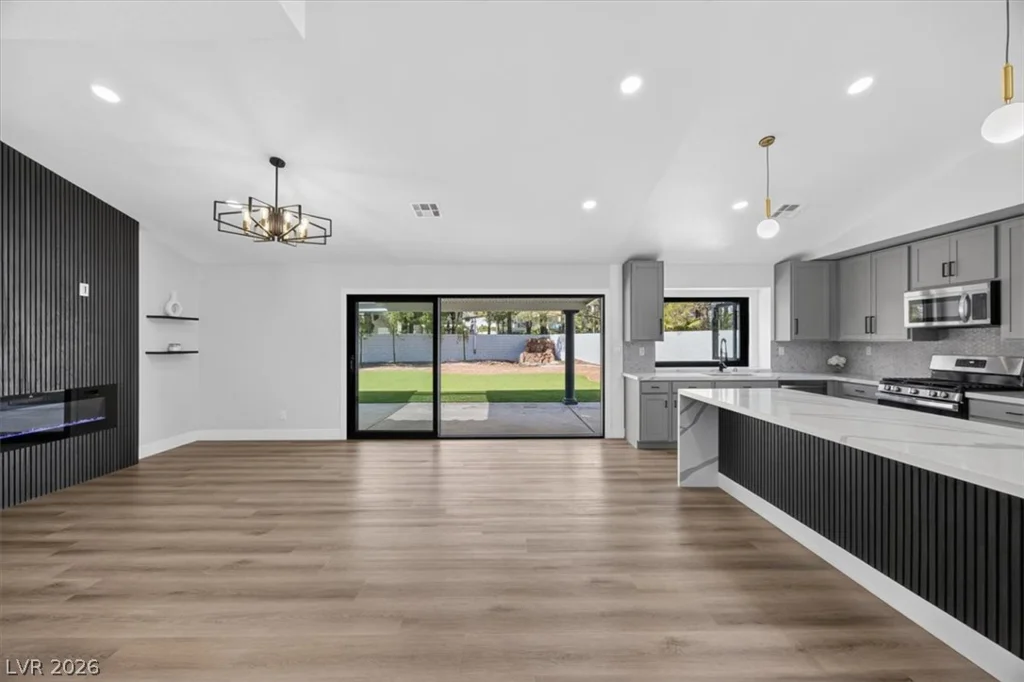 3204 Crescent Run, Las Vegas, NV 89117