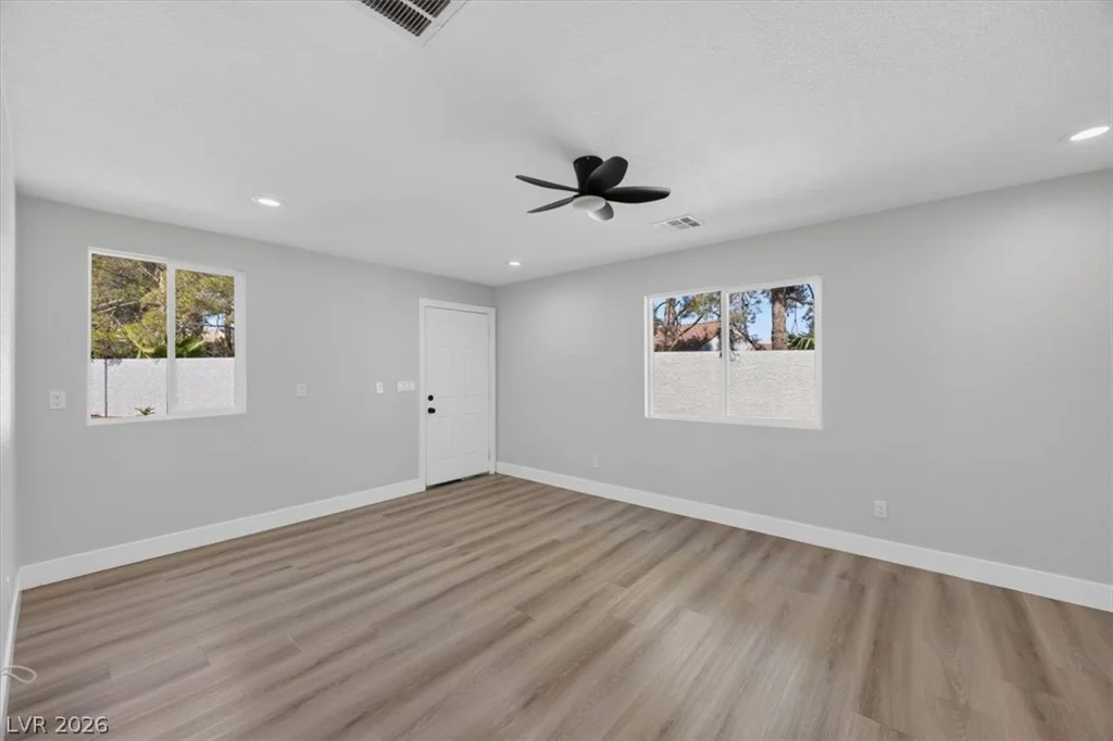 3204 Crescent Run, Las Vegas, NV 89117
