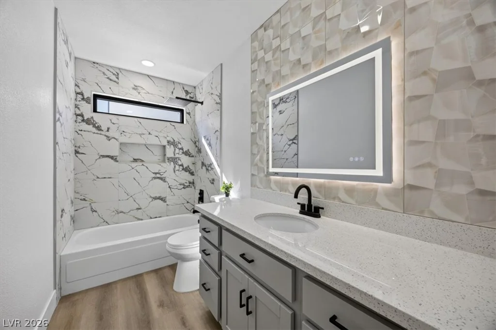 3204 Crescent Run, Las Vegas, NV 89117