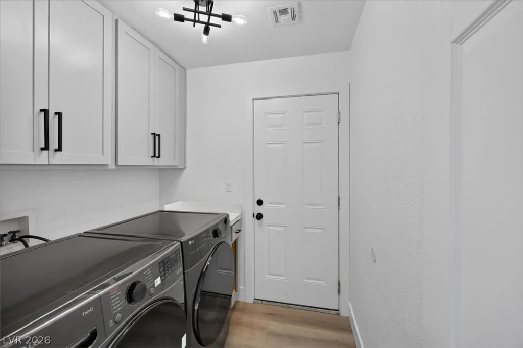 3204 Crescent Run, Las Vegas, NV 89117