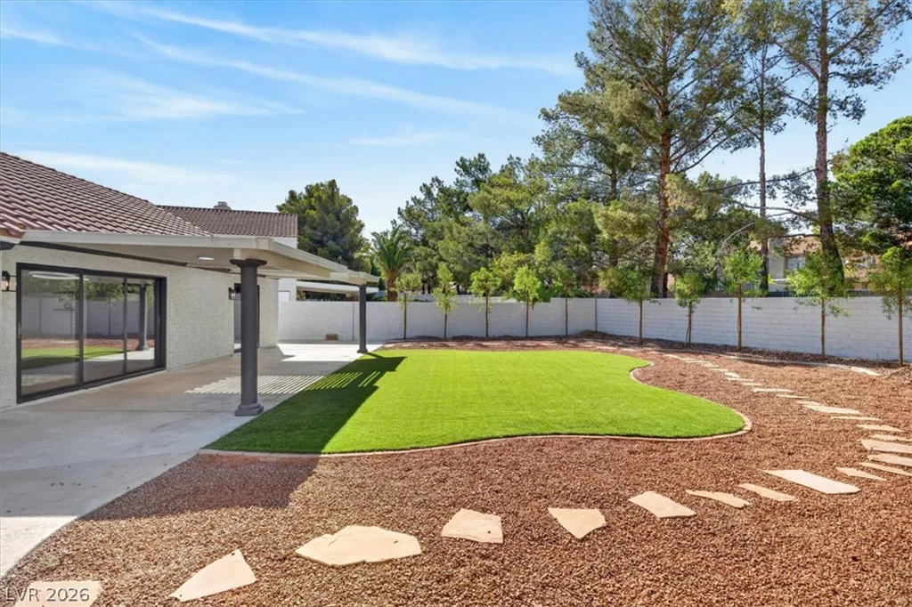3204 Crescent Run, Las Vegas, NV 89117