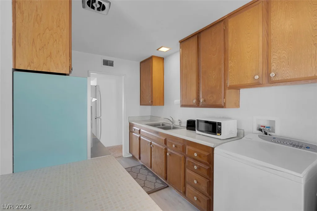3560 Regents, Las Vegas, NV 89121
