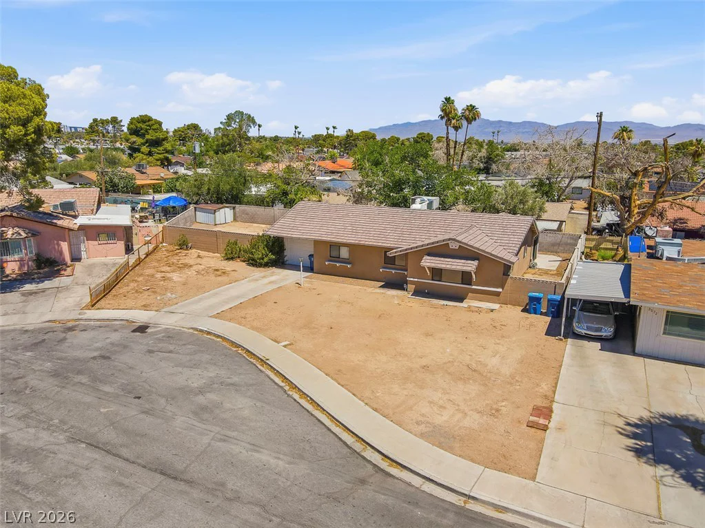 3560 Regents, Las Vegas, NV 89121