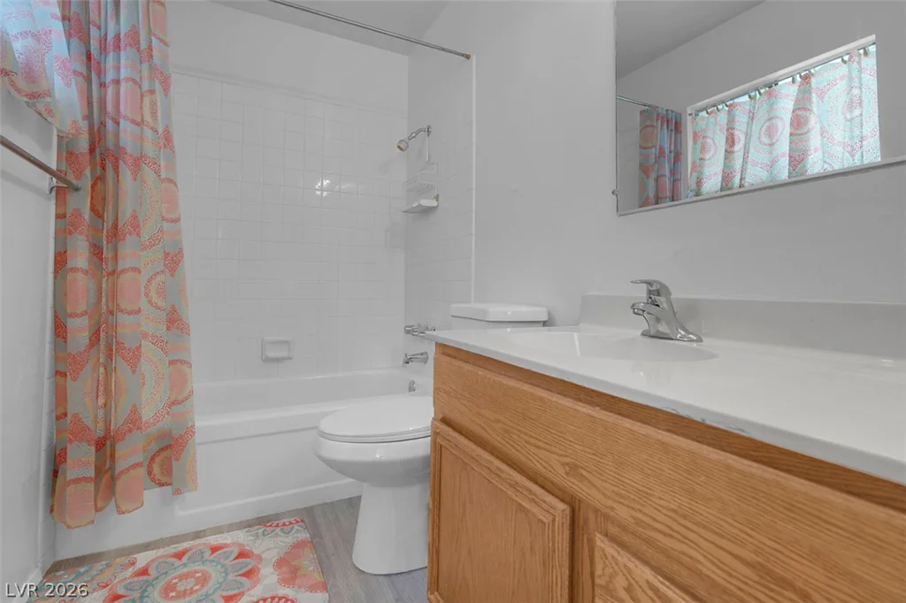 3560 Regents, Las Vegas, NV 89121