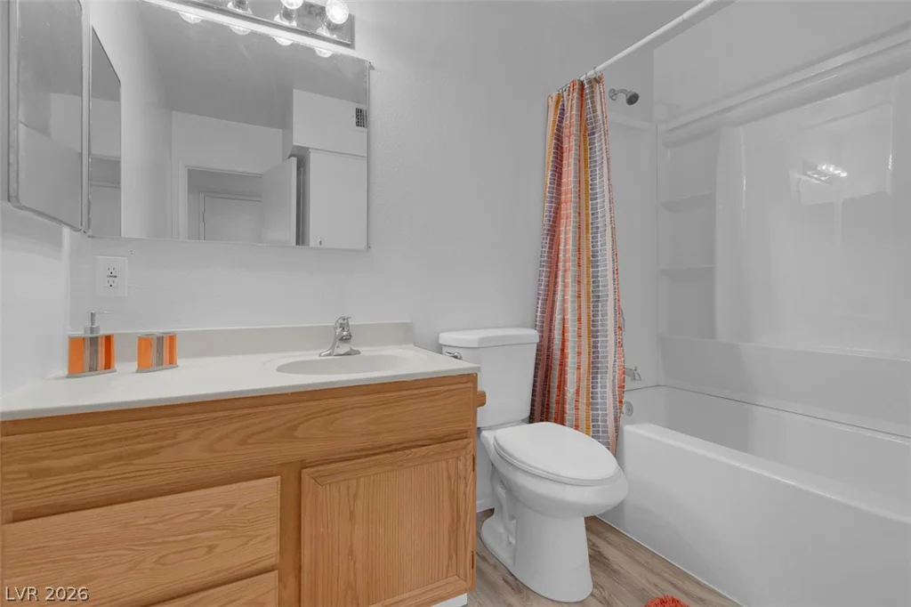 3560 Regents, Las Vegas, NV 89121