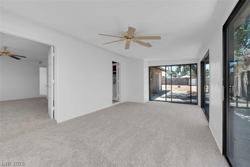 3560 Regents, Las Vegas, NV 89121