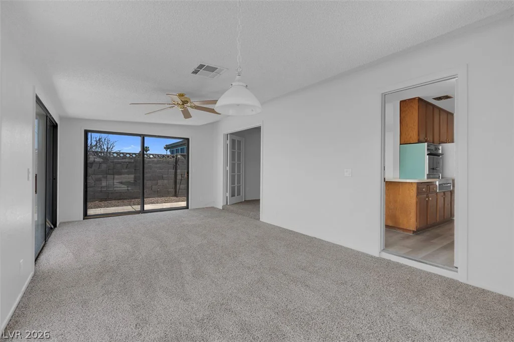3560 Regents, Las Vegas, NV 89121
