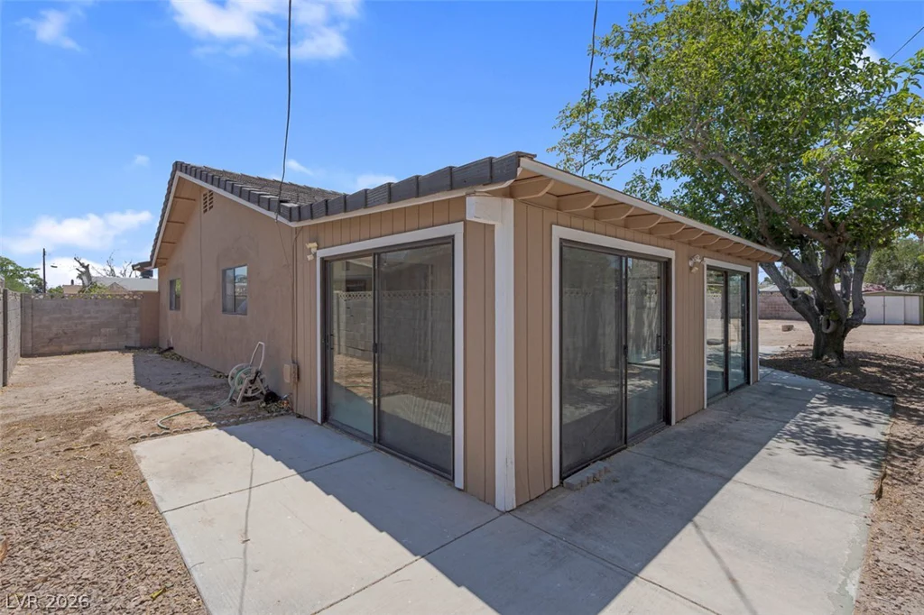 3560 Regents, Las Vegas, NV 89121